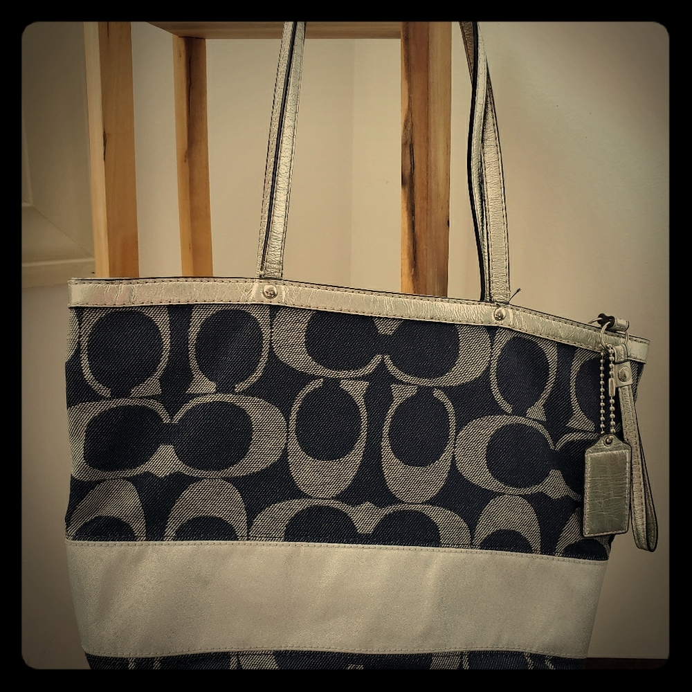 Authentic Coach handbag 👜